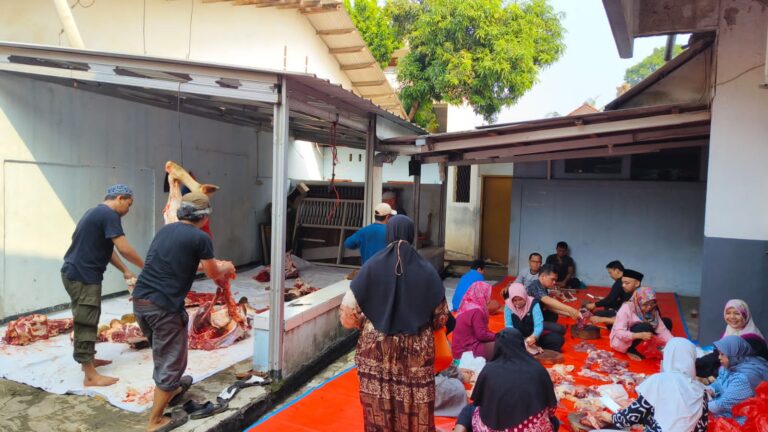 Madrasah Al-Awwabin Kembali Menggelar Penyembelihan Hewan Kurban