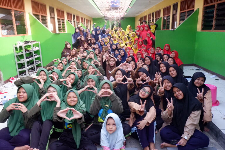 Kemeriahan Perlombaan 17 Agustus Santri Al-Awwabin