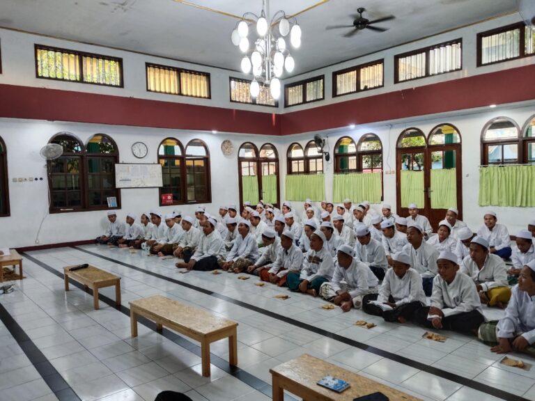 Pembacaan Zikir Asyiatul Khamis dan Buka Puasa Sunah Kamis Bersama