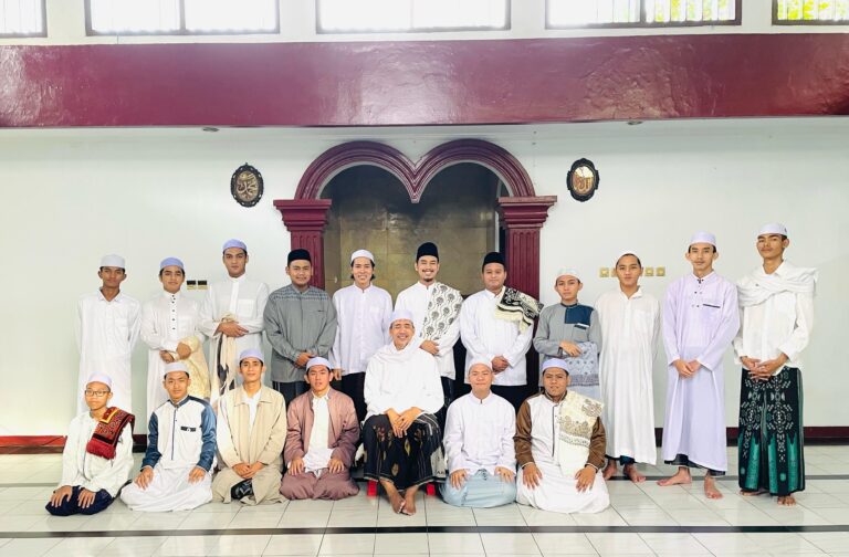 Kilas Balik: Pelaksanaan Salat Idulfitri 1446 H di Masjid Pondok Pesantren Terpadu Al-Awwabin