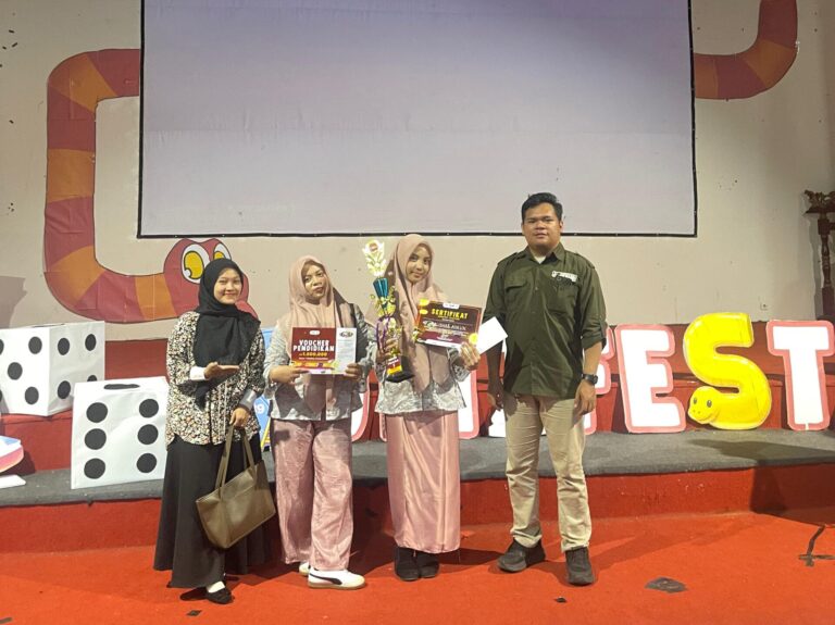 Harumkan Nama Madrasah, Dua Siswi MTs Al-Awwabin Sabet Juara 1 Lomba Nyanyi Tingkat Kota Depok